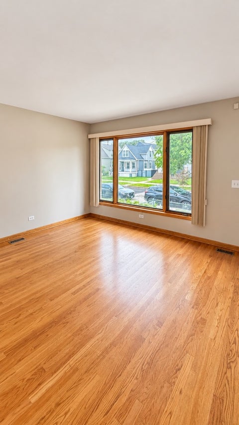 Tiny photo for 5203 W Carmen Avenue, Chicago, IL 60630 (MLS # 12768228)