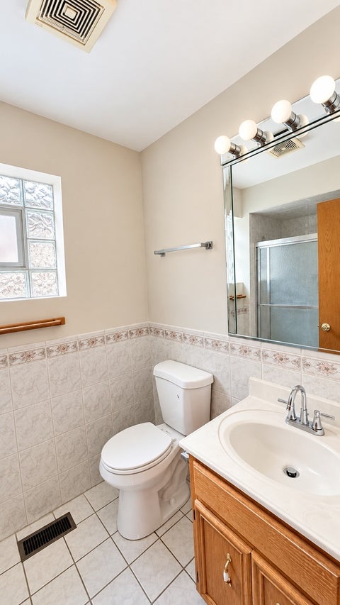 Tiny photo for 5203 W Carmen Avenue, Chicago, IL 60630 (MLS # 12768228)