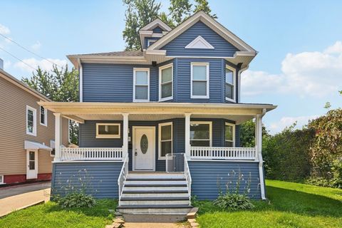 325 4th Street Waukegan IL 60085