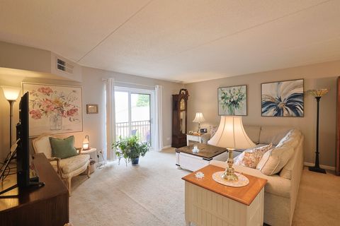 Tiny photo for 1 Bloomingdale Place #200, Bloomingdale, IL 60108 (MLS # 12639970)