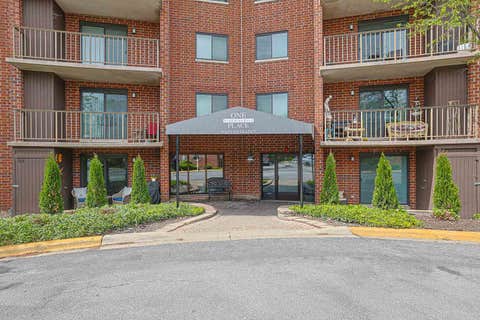Tiny photo for 1 Bloomingdale Place #200, Bloomingdale, IL 60108 (MLS # 12639970)