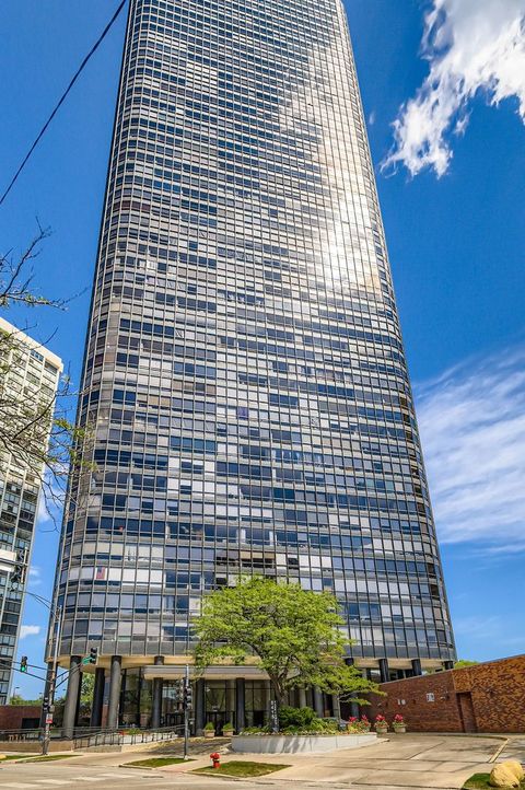 Tiny photo for 5415 N SHERIDAN Road #5203, Chicago, IL 60640 (MLS # 12466110)