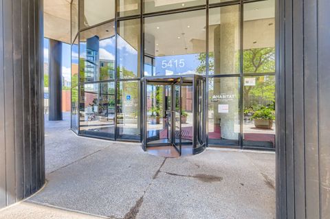 Tiny photo for 5415 N SHERIDAN Road #5203, Chicago, IL 60640 (MLS # 12466110)
