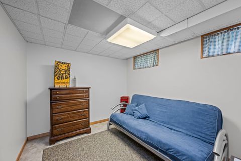 Tiny photo for 827 N Gibbons Avenue, Arlington Heights, IL 60004 (MLS # 12634022)