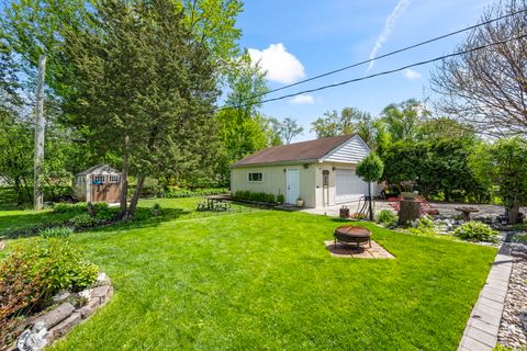 Tiny photo for 827 N Gibbons Avenue, Arlington Heights, IL 60004 (MLS # 12634022)
