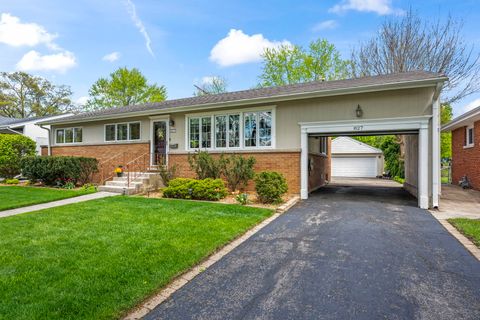 Tiny photo for 827 N Gibbons Avenue, Arlington Heights, IL 60004 (MLS # 12634022)