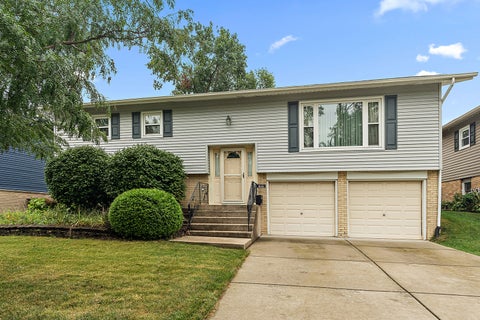 Photo of 6141 Rob Roy Drive, Oak Forest, IL 60452 (MLS # 12749446)