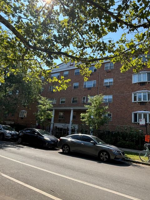 5920 N Kenmore Avenue 223 Chicago IL 60660