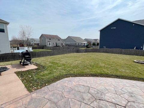 Tiny photo for 2009 Mayfair Drive, Island Lake, IL 60042 (MLS # 12602681)