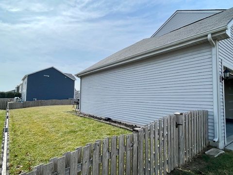 Tiny photo for 2009 Mayfair Drive, Island Lake, IL 60042 (MLS # 12602681)