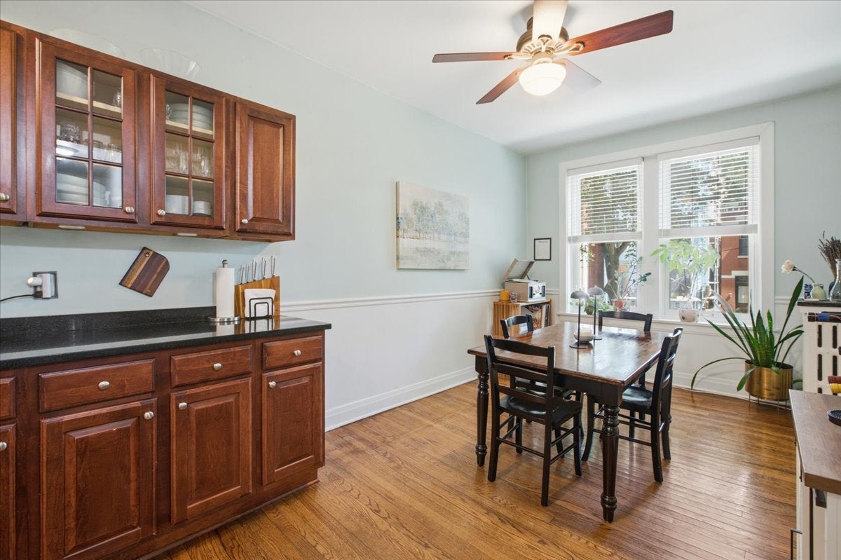 2116 N SEMINARY Avenue 26