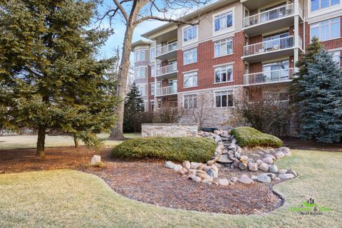 Tiny photo for 425 N BENJAMIN Drive #205, Vernon Hills, IL 60061 (MLS # 12612552)