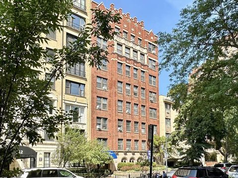 434 W Wellington Avenue 504 Chicago IL 60657