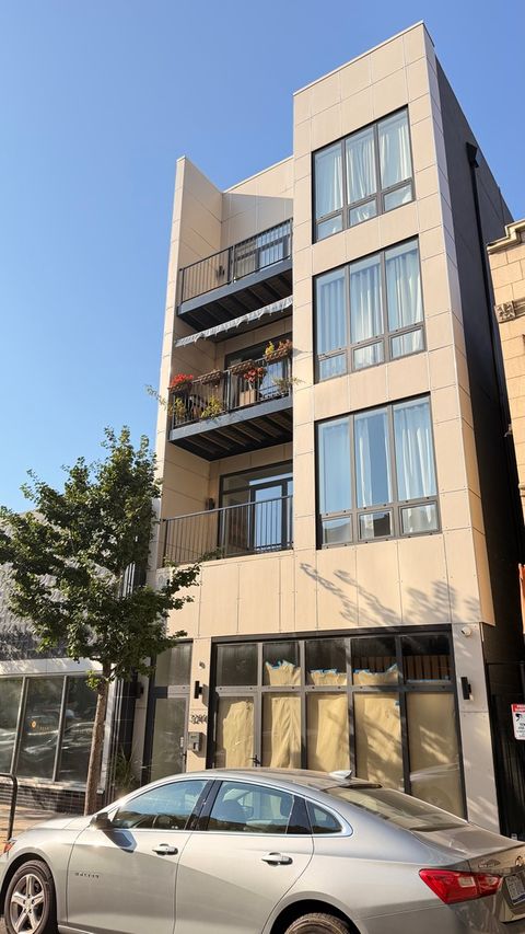 3244 N Lincoln Avenue 4 Chicago IL 60657