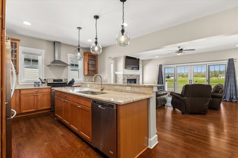 Tiny photo for 12 Waterside Way, Ottawa, IL 61350 (MLS # 12602530)