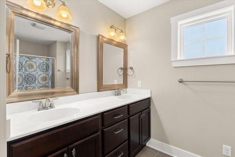 Tiny photo for 12 Waterside Way, Ottawa, IL 61350 (MLS # 12602530)