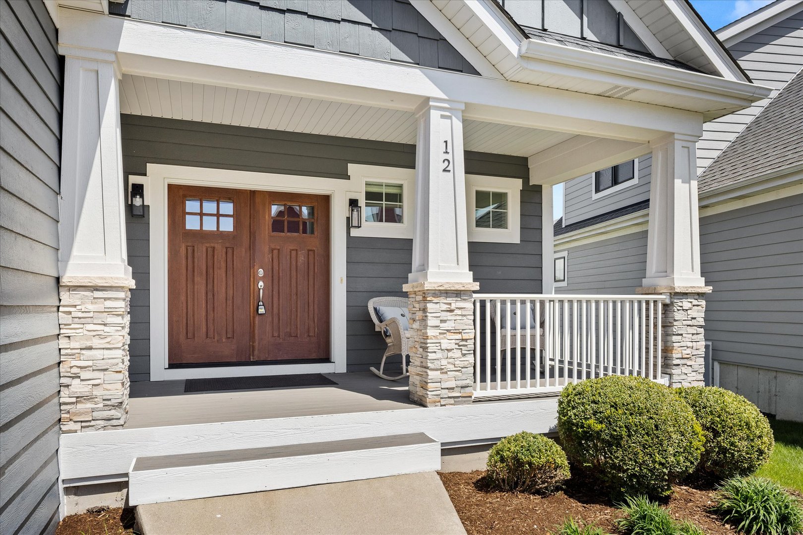 12 Waterside Way