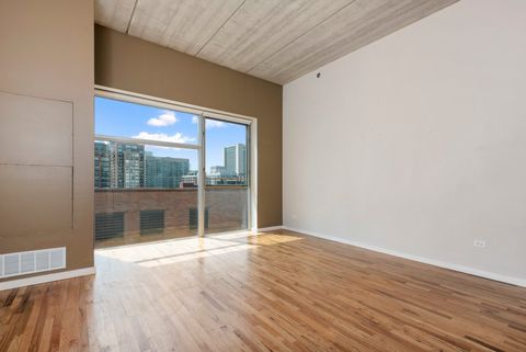 Tiny photo for 630 N FRANKLIN Street #1120, Chicago, IL 60654 (MLS # 12632184)
