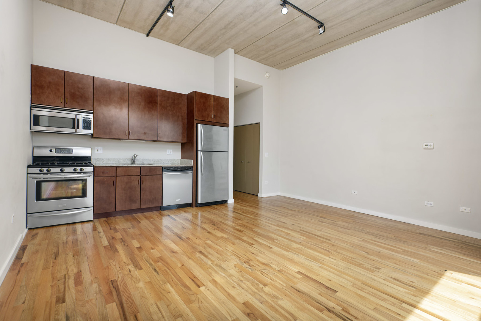 630 N FRANKLIN Street 1120