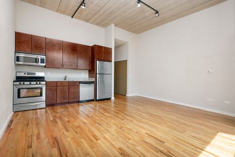 Tiny photo for 630 N FRANKLIN Street #1120, Chicago, IL 60654 (MLS # 12632184)