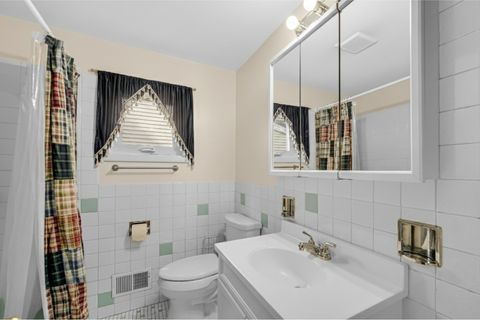 Tiny photo for 9454 Meadow Lane, Des Plaines, IL 60016 (MLS # 12479262)