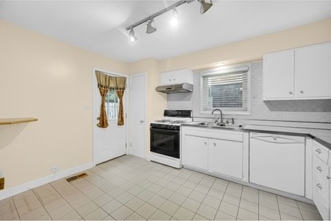 Tiny photo for 9454 Meadow Lane, Des Plaines, IL 60016 (MLS # 12479262)