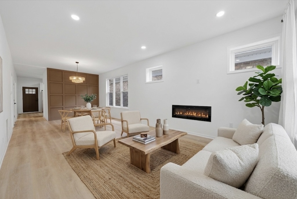 6029 S Artesian Avenue