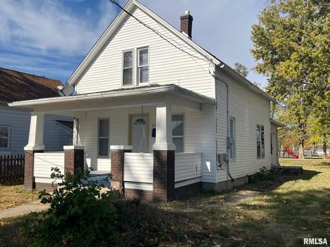 Tiny photo for 318 E 10TH Street, Kewanee, IL 61443 (MLS # QC4269006)