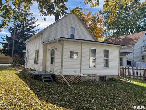 Tiny photo for 318 E 10TH Street, Kewanee, IL 61443 (MLS # QC4269006)