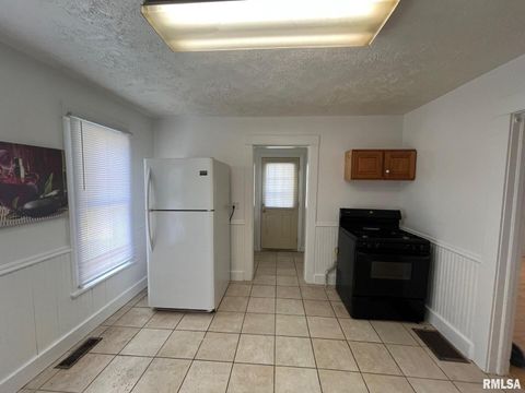 Tiny photo for 318 E 10TH Street, Kewanee, IL 61443 (MLS # QC4269006)