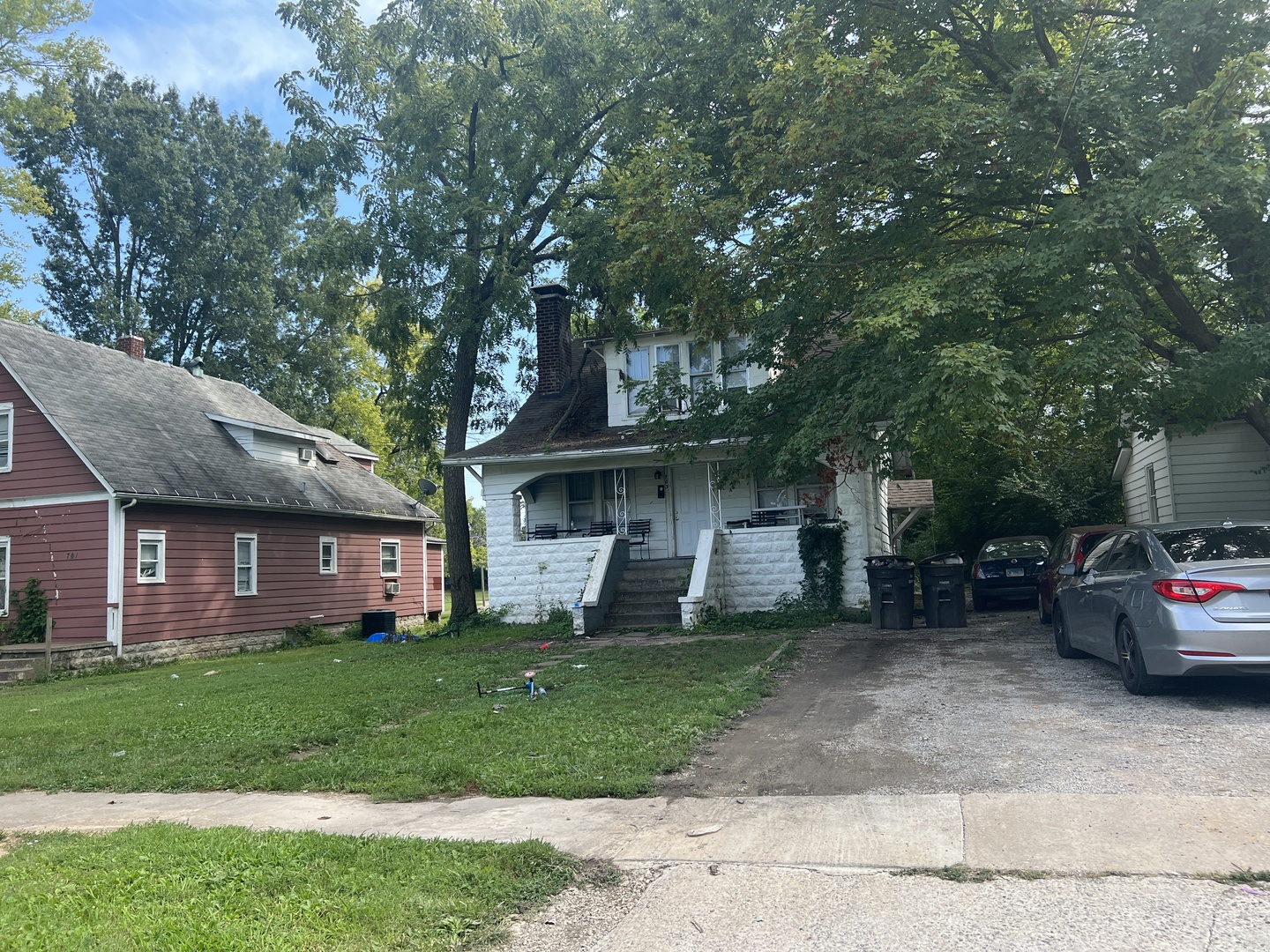 703 W COLLEGE Street