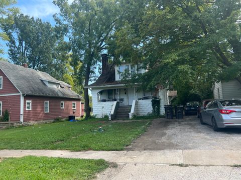 Tiny photo for 703 W COLLEGE Street, Carbondale, IL 62901 (MLS # 12584087)