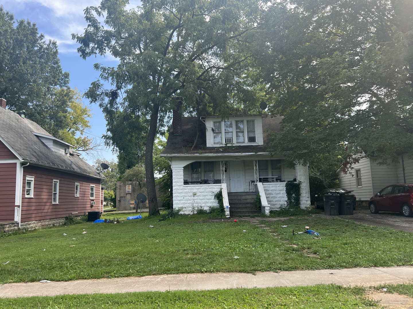 703 W COLLEGE Street