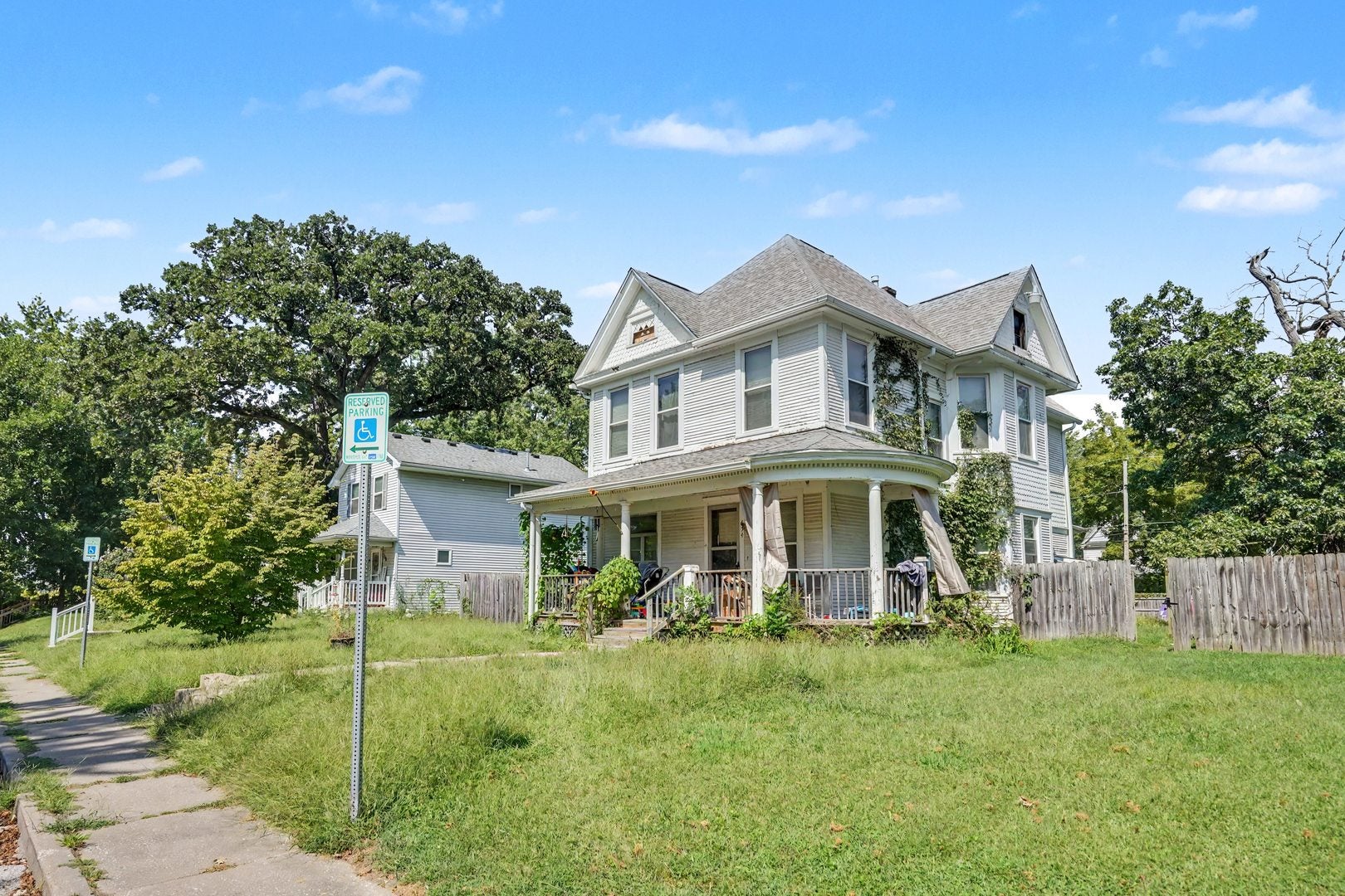 634 E 13th Street