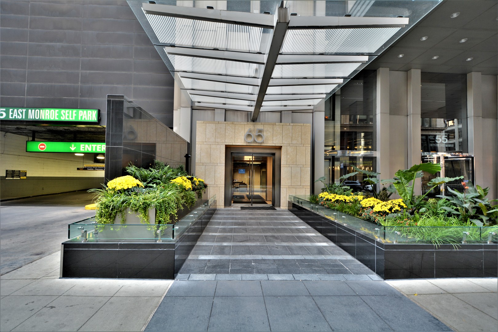 65 E Monroe Street 4503
