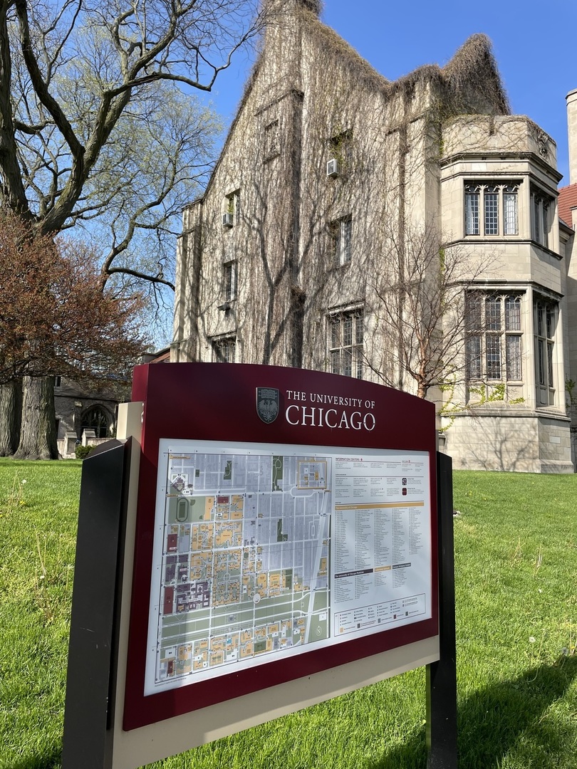 Chicago, Illinois 60637, United States, 4 Bedrooms Bedrooms, ,2 BathroomsBathrooms,Residential,Contingent,212408