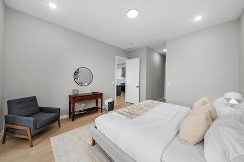 Tiny photo for 5830 N Lincoln Avenue #2W, Chicago, IL 60659 (MLS # 12551532)