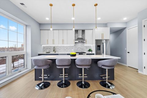 Tiny photo for 5830 N Lincoln Avenue #2W, Chicago, IL 60659 (MLS # 12551532)