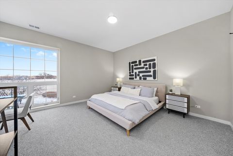 Tiny photo for 5830 N Lincoln Avenue #2W, Chicago, IL 60659 (MLS # 12551532)