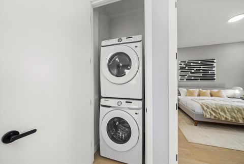 Tiny photo for 5830 N Lincoln Avenue #2W, Chicago, IL 60659 (MLS # 12551532)