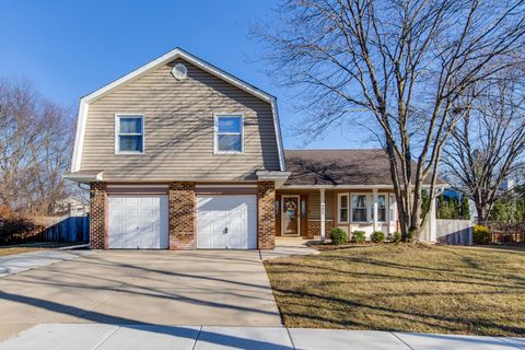 Photo of 4075 N Parkside Drive, Hoffman Estates, IL 60192 (MLS # 12552955)