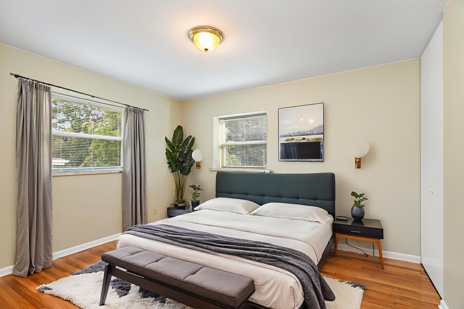 Crystal Lake, Illinois 60014, United States, 4 Bedrooms Bedrooms, ,2 BathroomsBathrooms,Residential,Active,228964