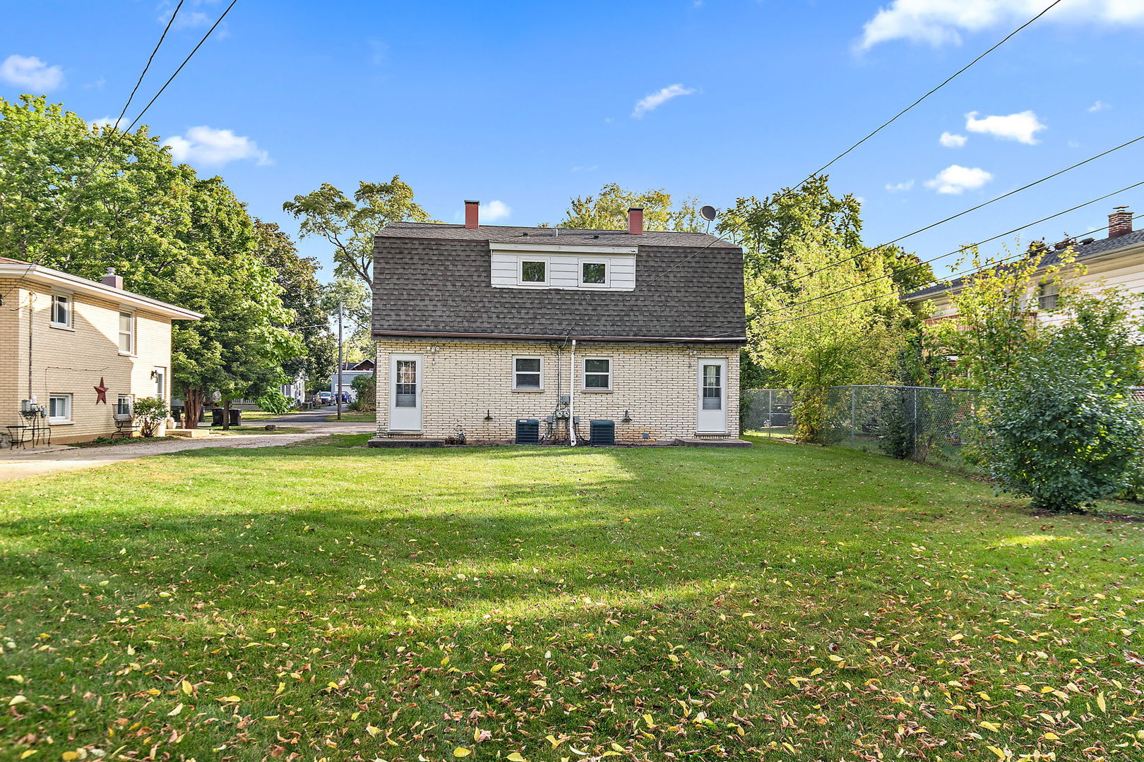 Crystal Lake, Illinois 60014, United States, 4 Bedrooms Bedrooms, ,2 BathroomsBathrooms,Residential,Active,228964