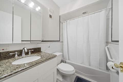 Tiny photo for 940 N Rohlwing Road #201A, Addison, IL 60101 (MLS # 12723129)