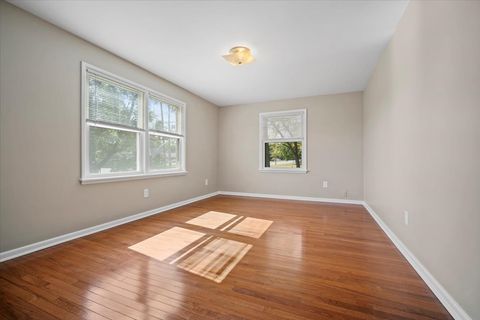 Tiny photo for 2202 E Oakland Avenue, Bloomington, IL 61701 (MLS # 12486205)