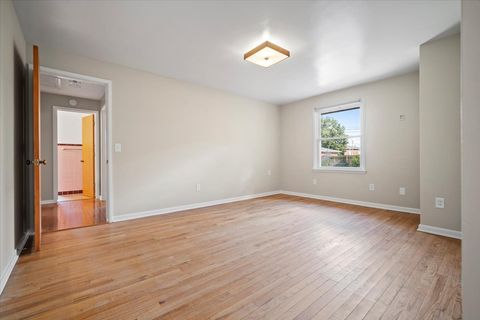 Tiny photo for 2202 E Oakland Avenue, Bloomington, IL 61701 (MLS # 12486205)