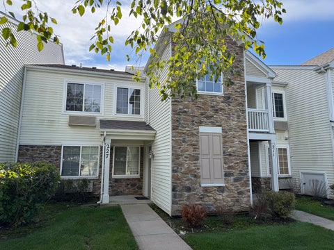 Photo of 227 Silverstone Drive #227, Carpentersville, IL 60110 (MLS # 12781527)