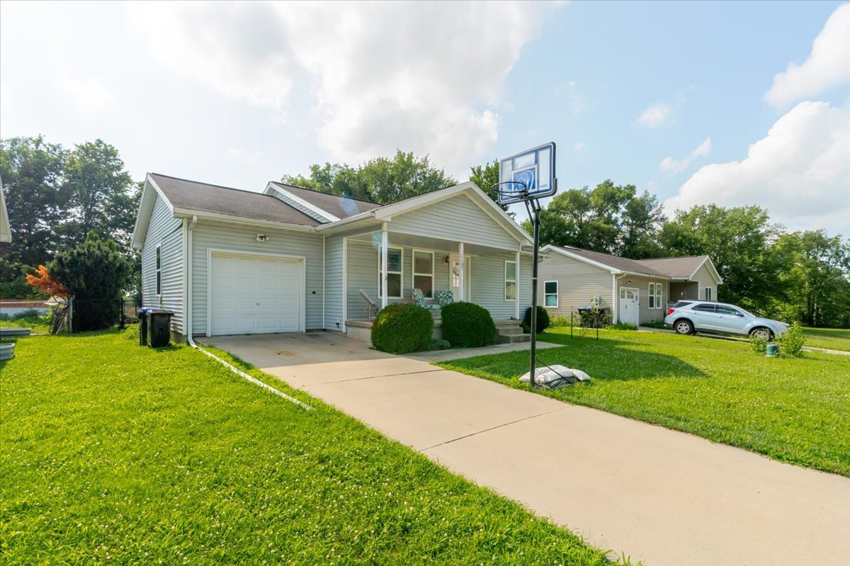 1107 Woodbury Place