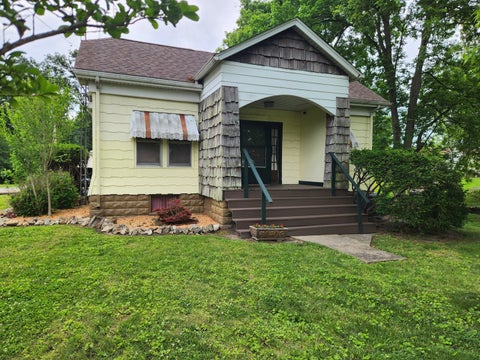Photo of 312 N Beaucoup Street, Pinckneyville, IL 62274 (MLS # 12665512)