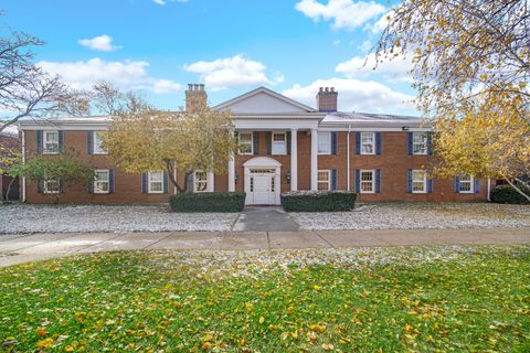 Photo of 521 Coventry Lane #12, Crystal Lake, IL 60014 (MLS # 12516915)